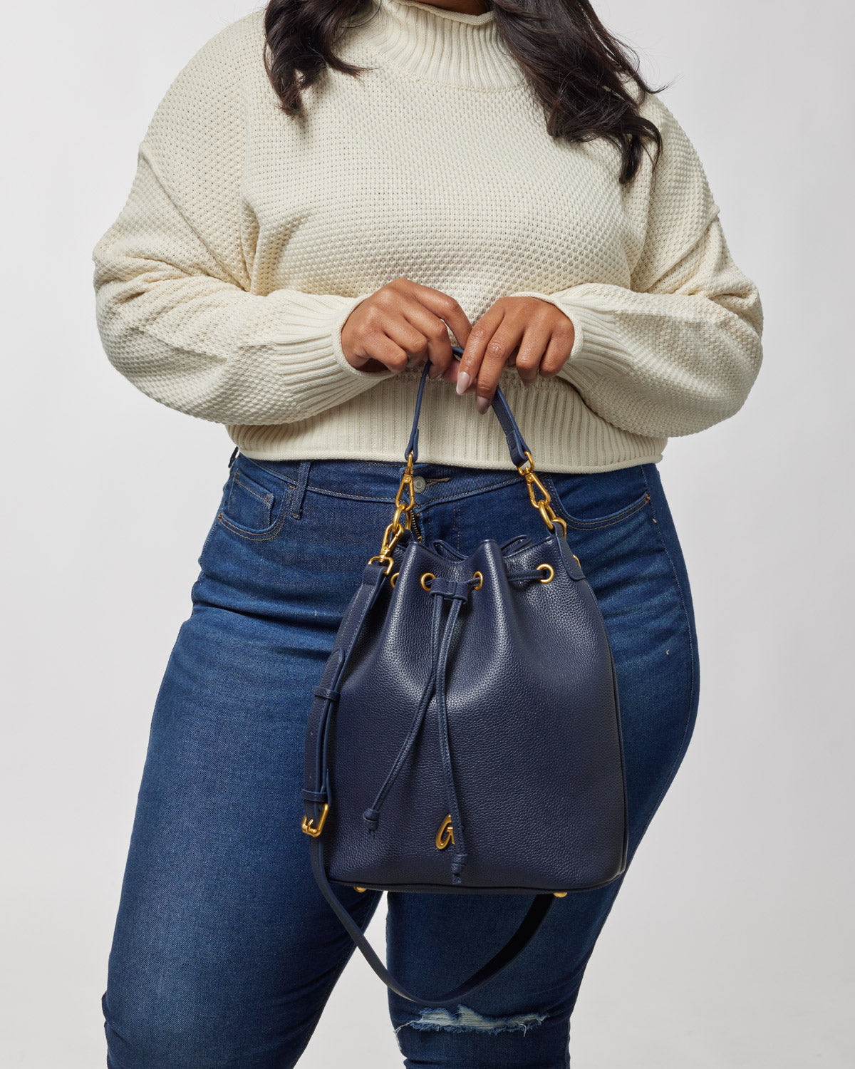 LARGE PEBBLE BUCKET BAG - NAVY