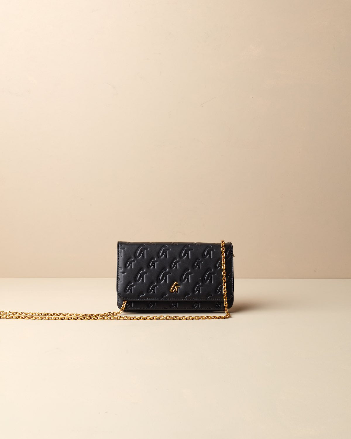 BLACK MONOGRAM WALLET ON CHAIN-GOLD